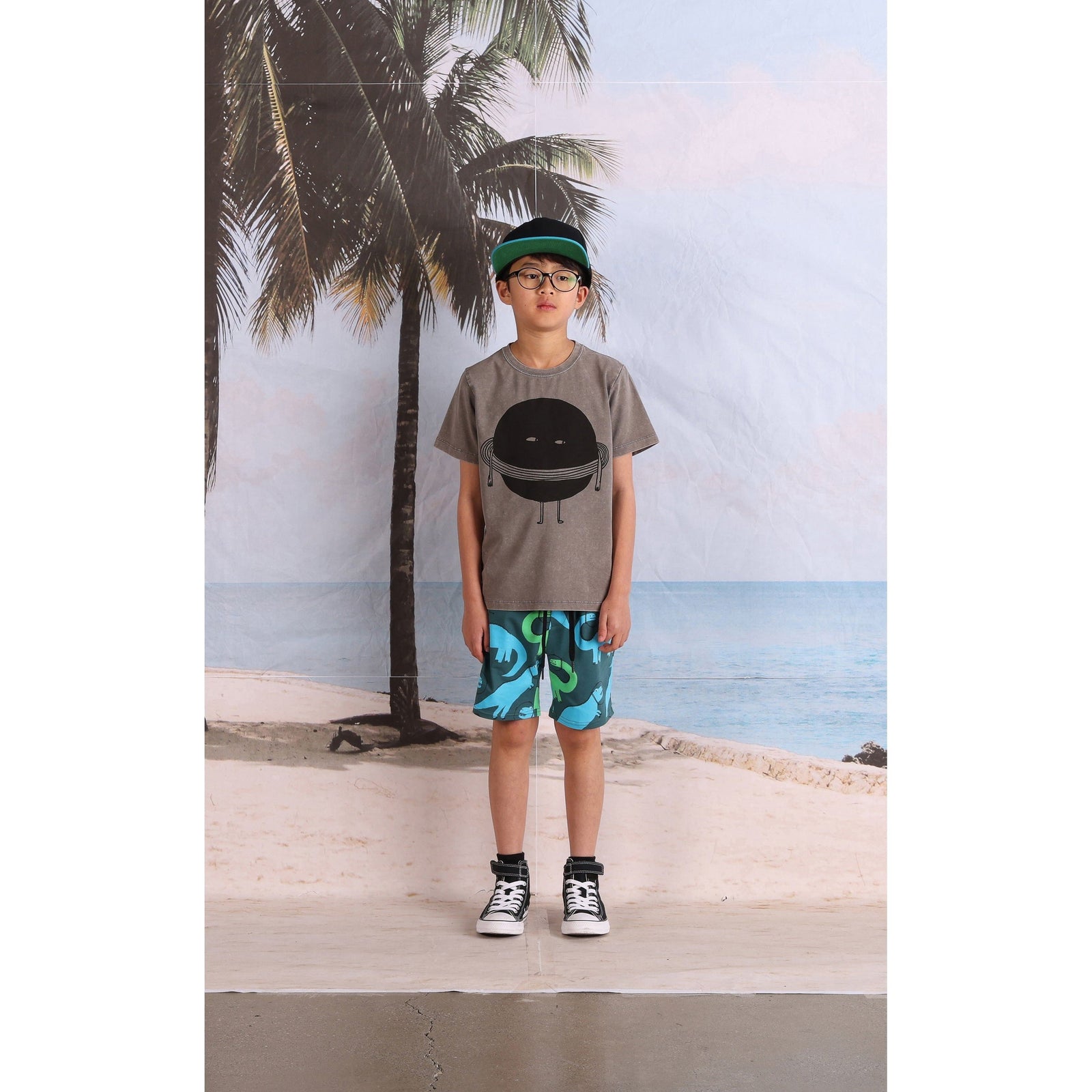 Sneaky Saturn Tee- Grey Wash