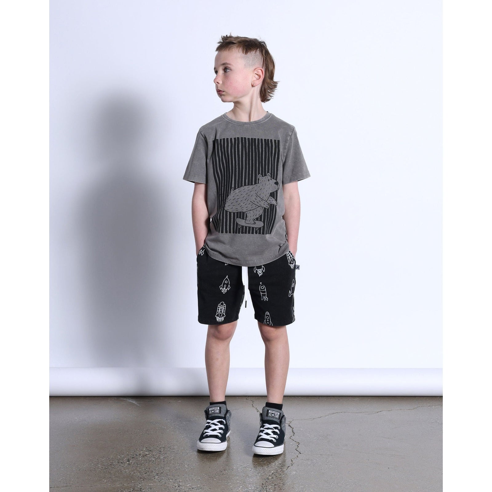Woodland Bear Tee- Grey Wash