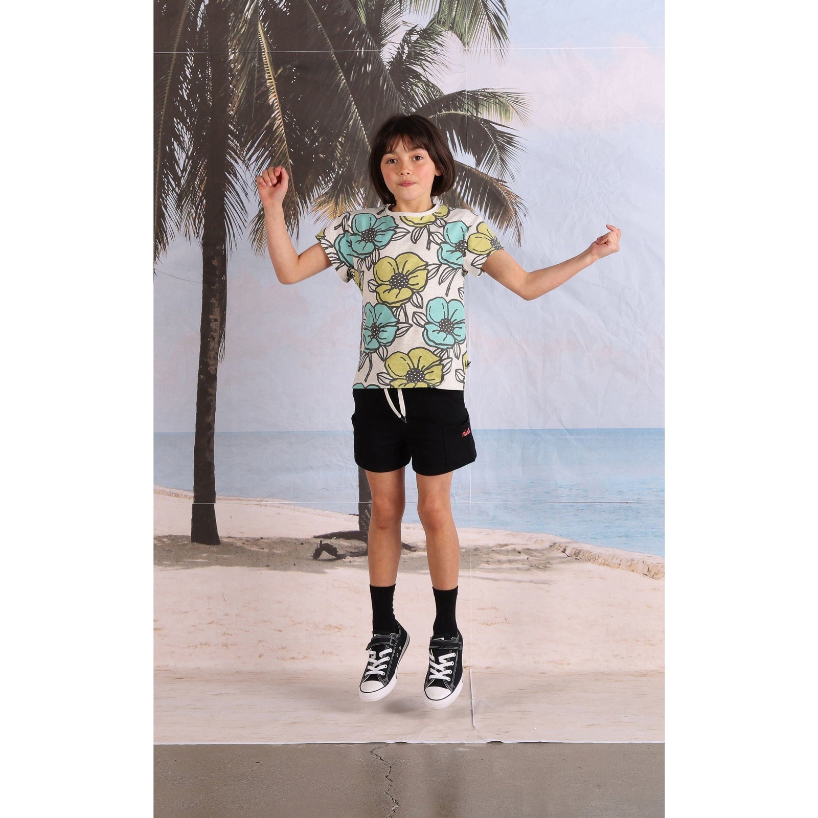 Big Flowers Tee- White Marle