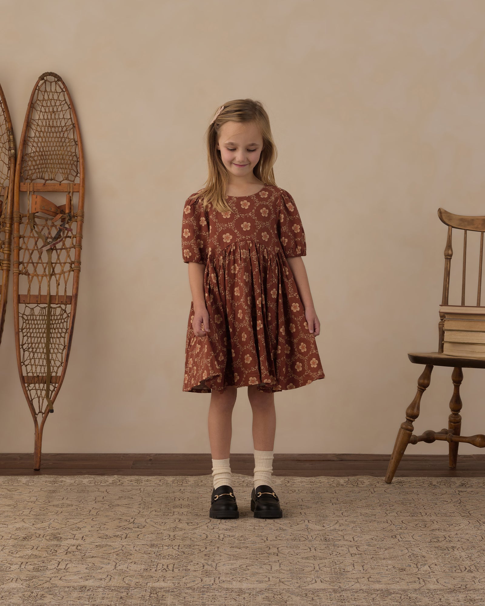 Rose Dress Brick Daisies