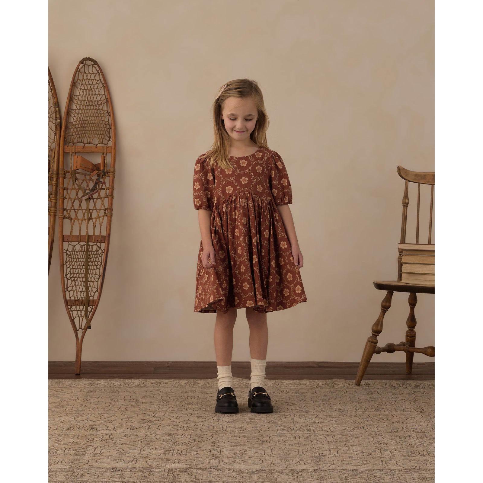 Rose Dress Brick Daisies