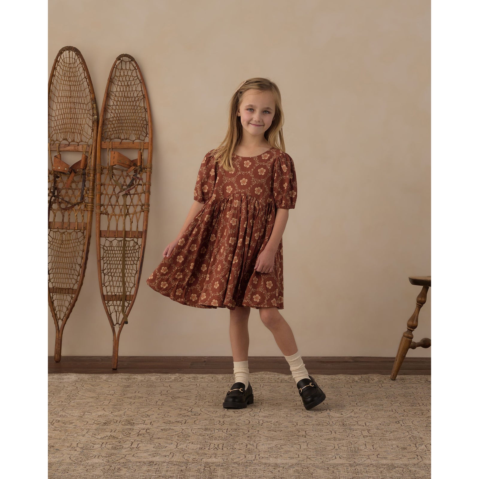 Rose Dress Brick Daisies