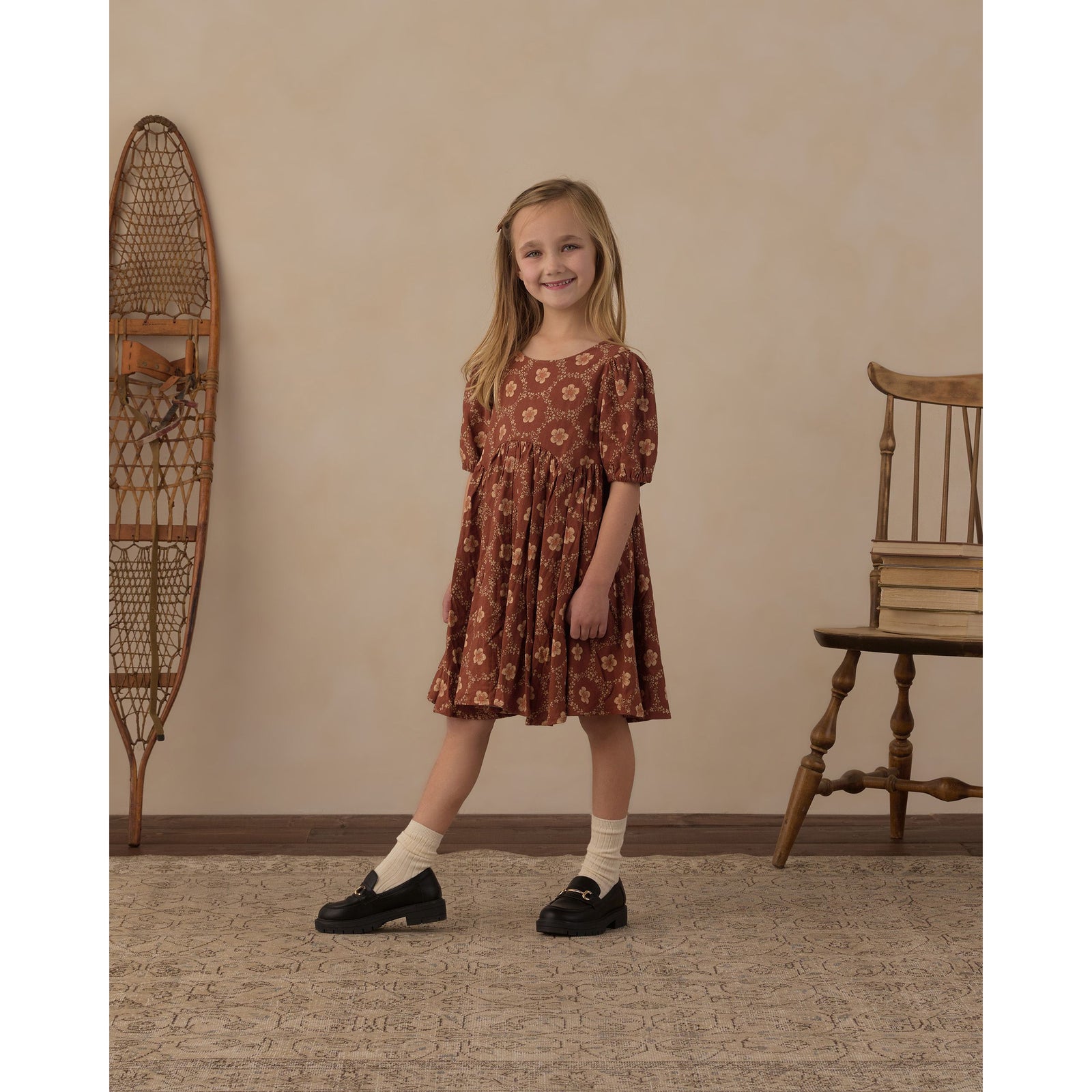 Rose Dress Brick Daisies