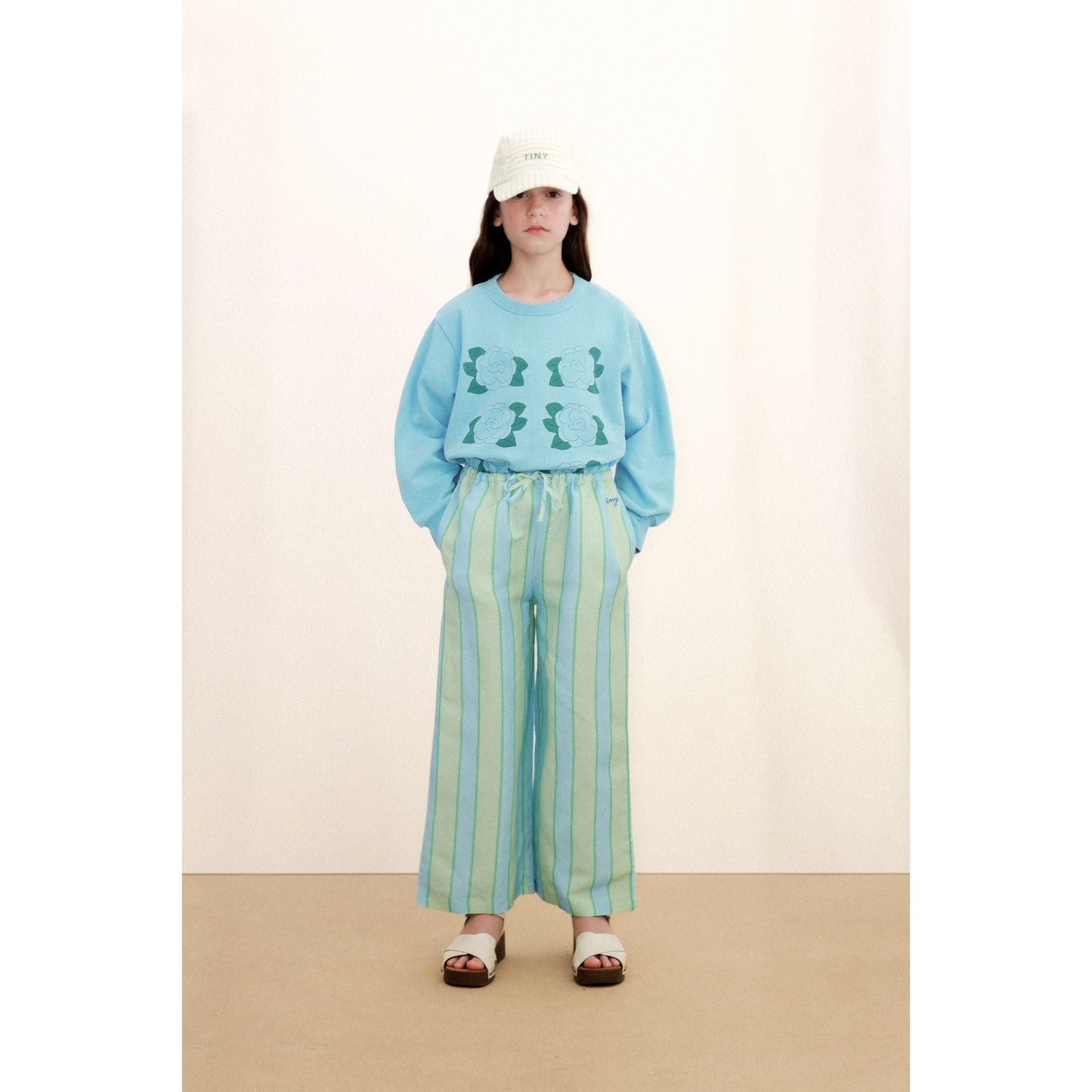 Blue Flowers Graphic Sweatshirt