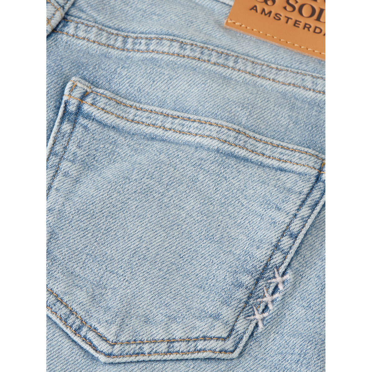 Wave Wide-Fit Jeans - Borderland