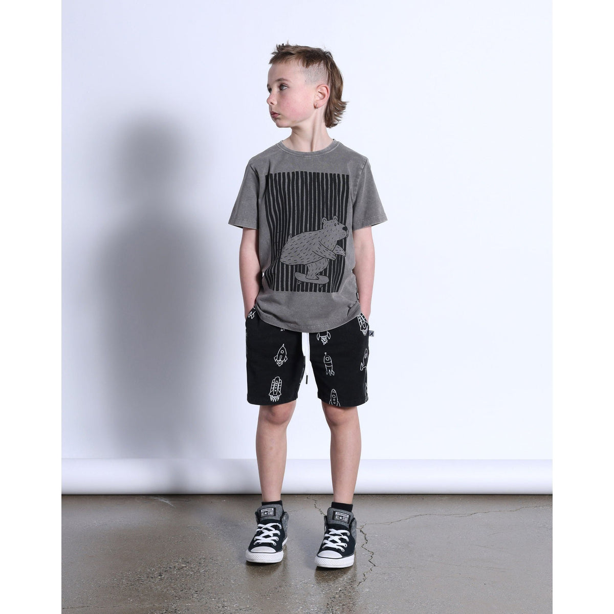 Woodland Bear Tee- Grey Wash