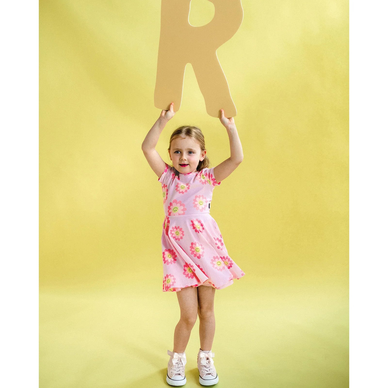 Daisy Smile Short Sleeve Waisted Dress