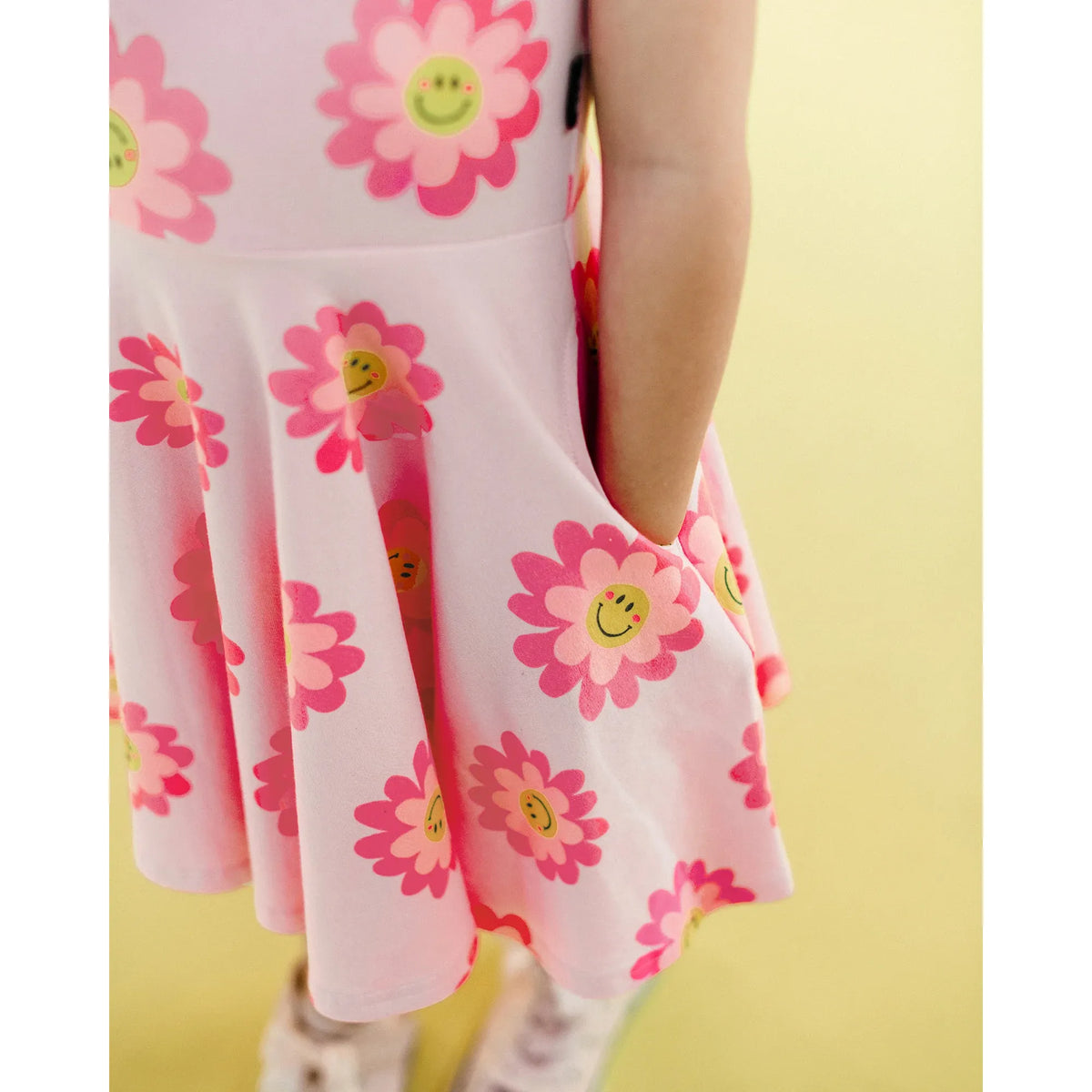 Daisy Smile Short Sleeve Waisted Dress