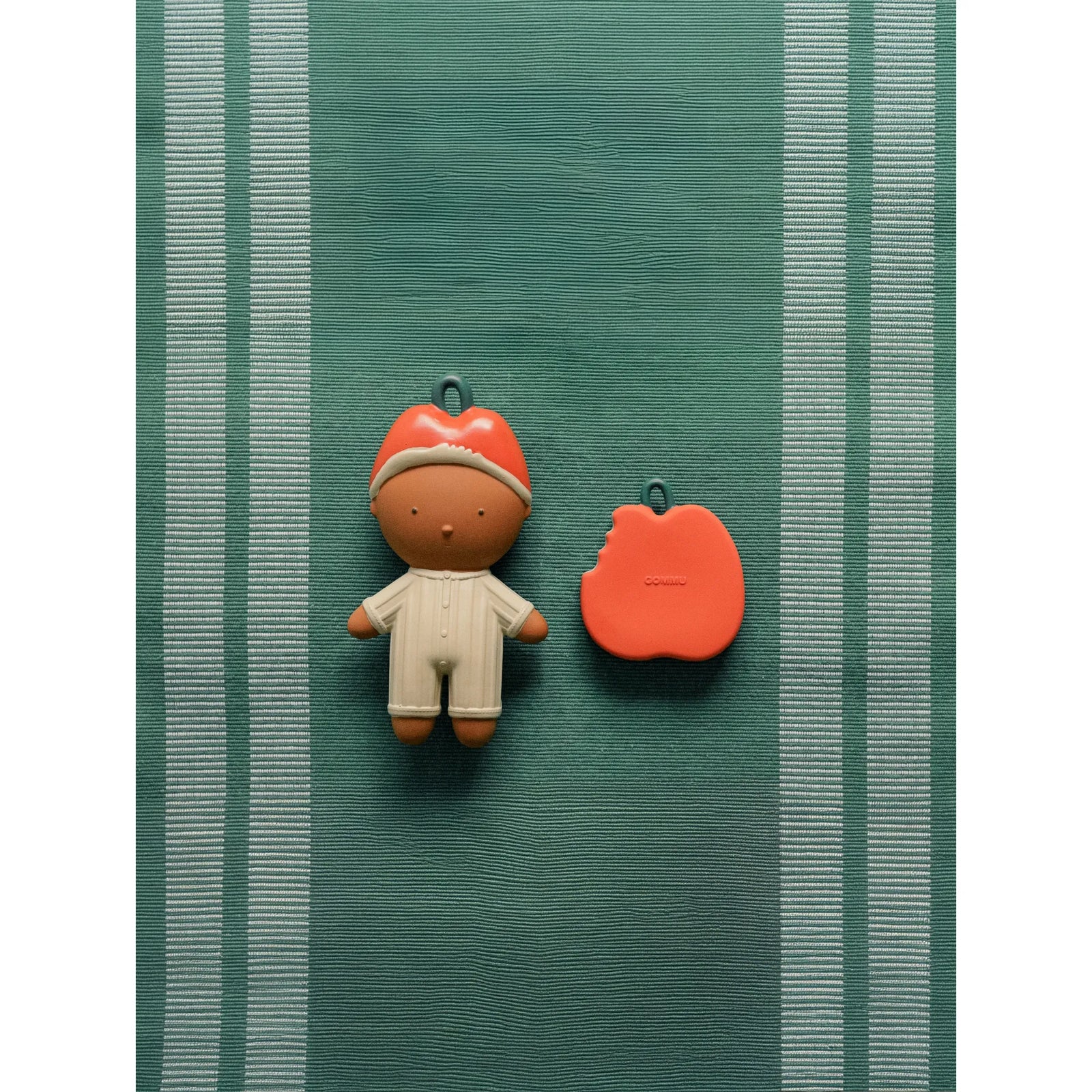 Gommu Apple Teether