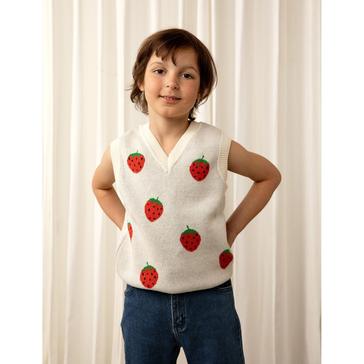 Strawberries Slipover - Offwhite